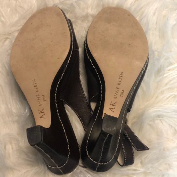 Anne Klein Ankle strap leather like heels 7 1/2 - Picture 4 of 4